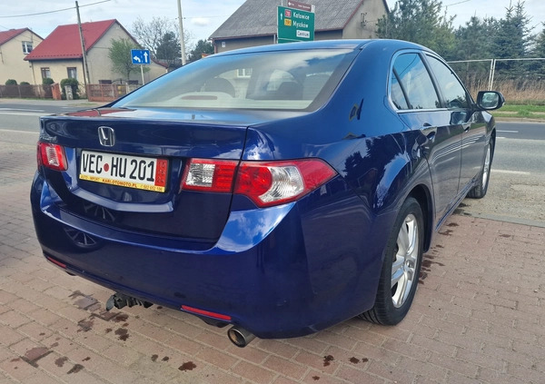 Honda Accord cena 36999 przebieg: 190000, rok produkcji 2010 z Chełmża małe 172